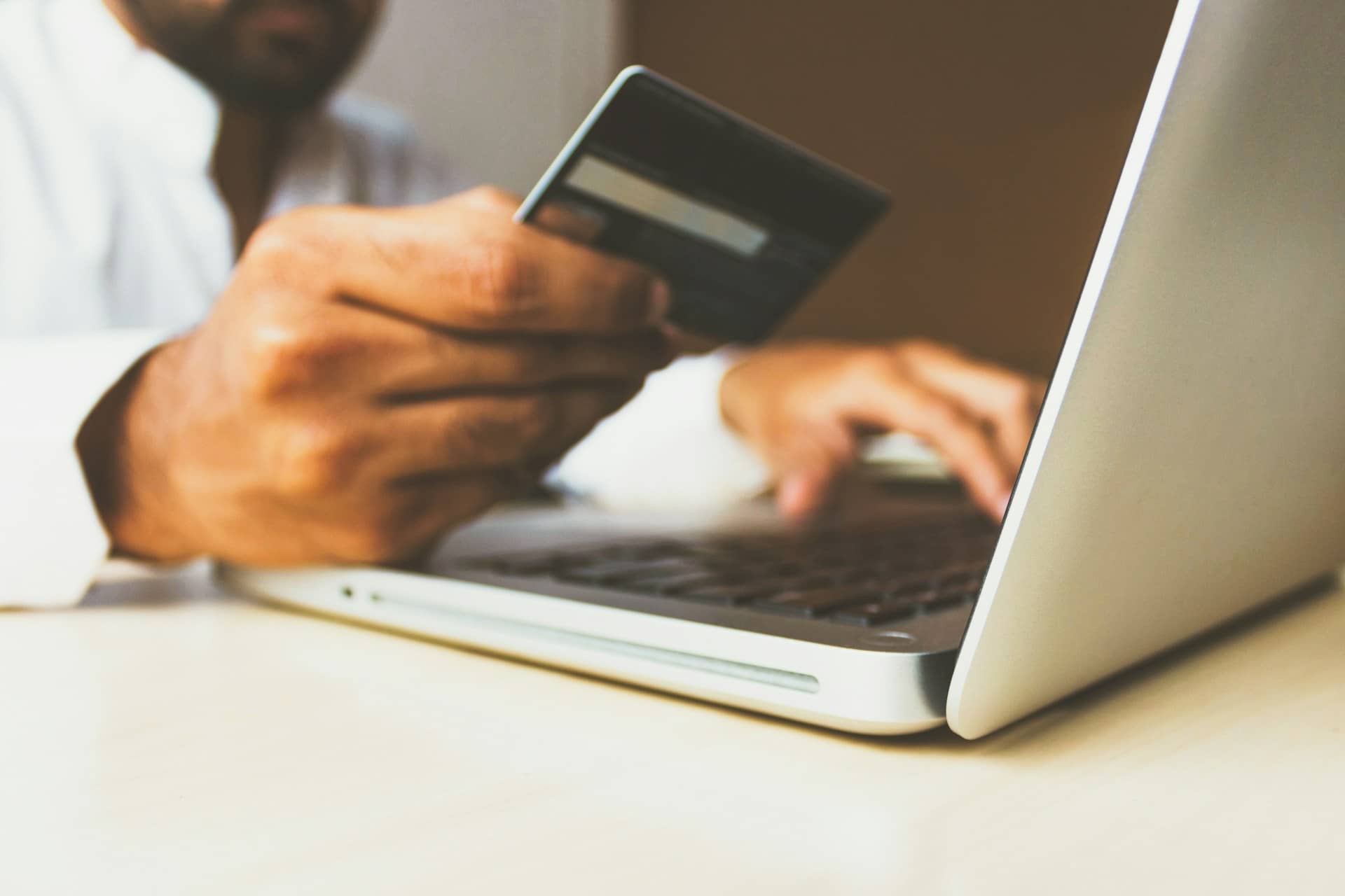 How to Start an E-Commerce Business in Canada?